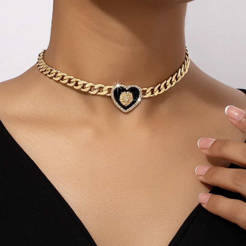 Retro Heart Shape Alloy Plating Inlay Zircon Gold Plated Women's Pendant Necklace