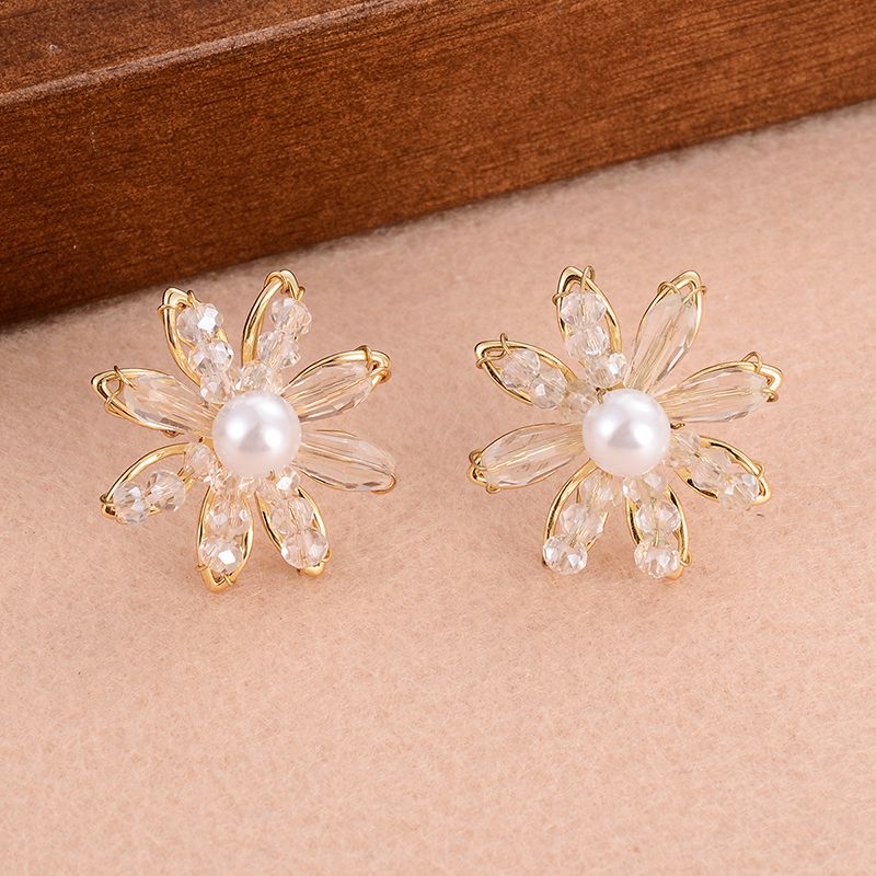 1 Paar Einfacher Stil Schneeflocke Überzug Inlay Kupfer Kristall Perle 14 Karat Vergoldet Ohrstecker