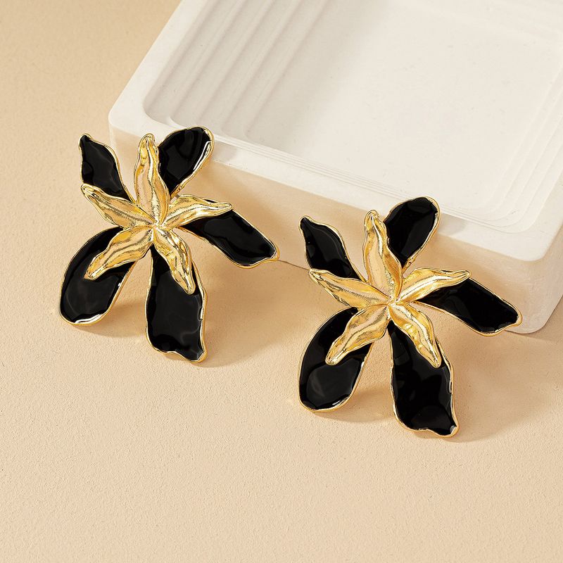1 Paar Einfacher Stil Klassischer Stil Blume Überzug Metall Vergoldet Ohrstecker