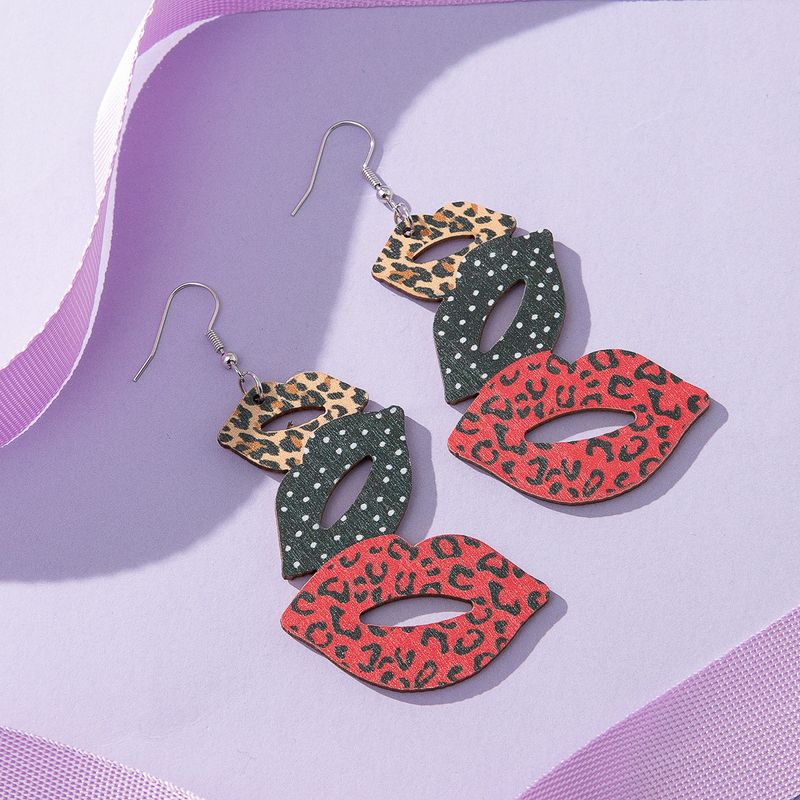 1 Pair Retro Letter Heart Shape Printing Wood Drop Earrings