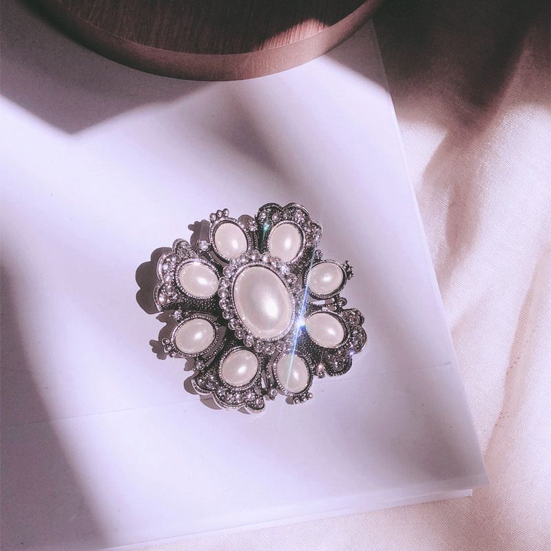 Retro Geometric Alloy Plating Inlay Artificial Pearls Unisex Brooches