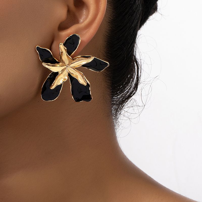 1 Pair Elegant Lady Flower Alloy 14k Gold Plated Ear Studs