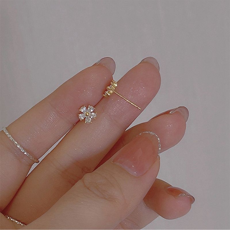 1 Pair Sweet Simple Style Flower Plating Inlay Copper Zircon Gold Plated Silver Plated Ear Studs