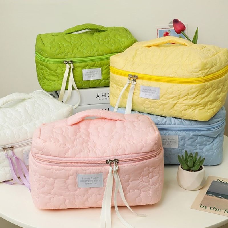 Women's All Seasons Nylon Solid Color Elegant Basic Zipper Cosmetic Bag