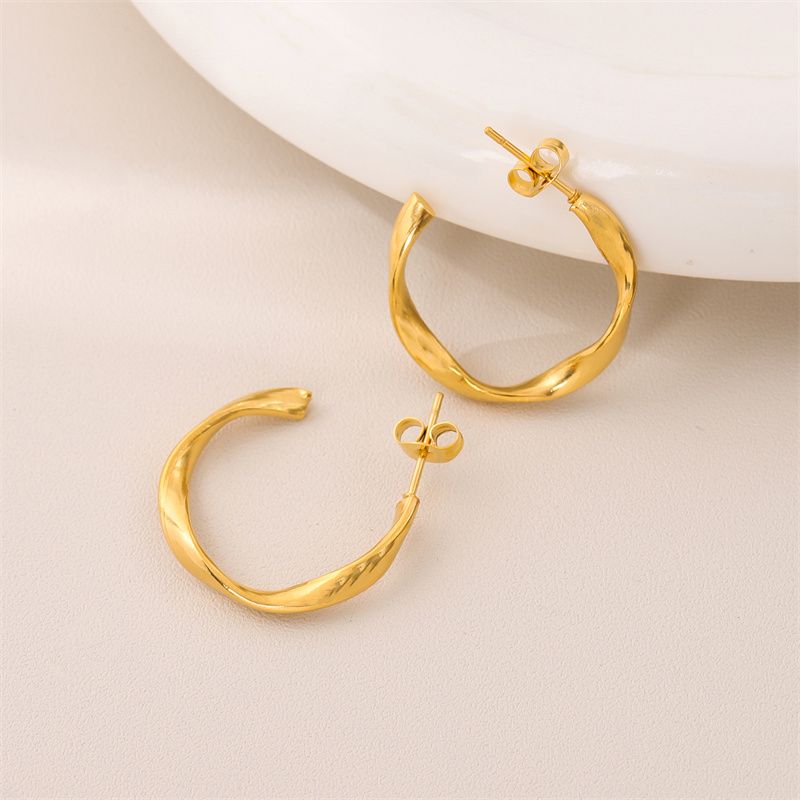 1 Pair Retro Simple Style Round Plating 201 Stainless Steel 18K Gold Plated Earrings
