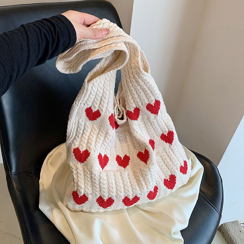 Women's All Seasons Knit Heart Shape Streetwear Square Open Shoulder Bag