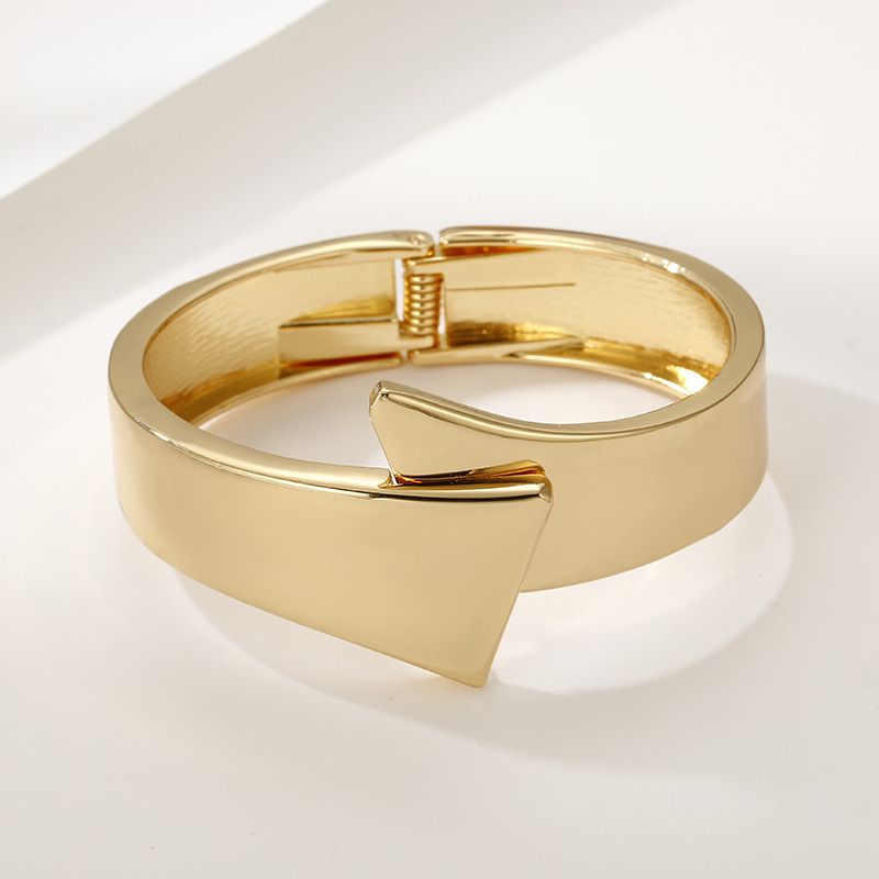 Original Design Basic Classic Style Solid Color Alloy Asymmetrical Plating Women's Bangle