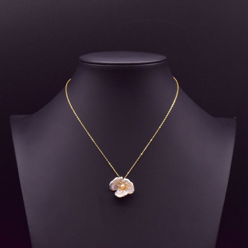Retro Blume Kupfer Überzug Inlay Perle 18 Karat Vergoldet Halskette