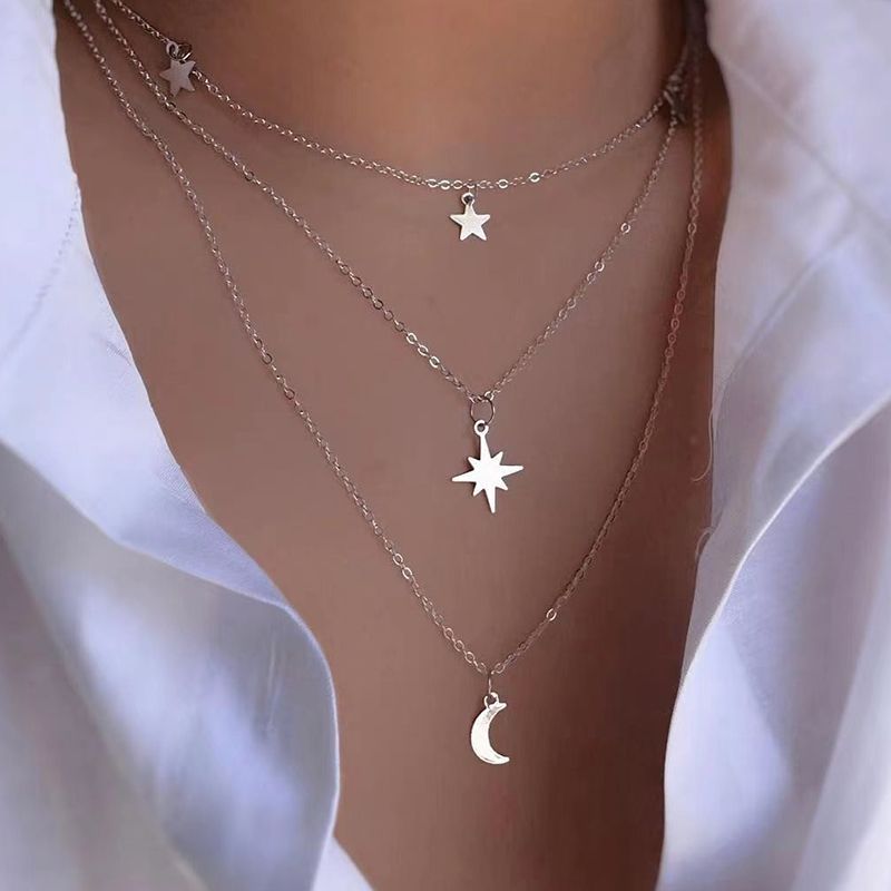 Einfacher Stil Einfarbig Stern Mond Legierung Frau Dreilagige Halskette