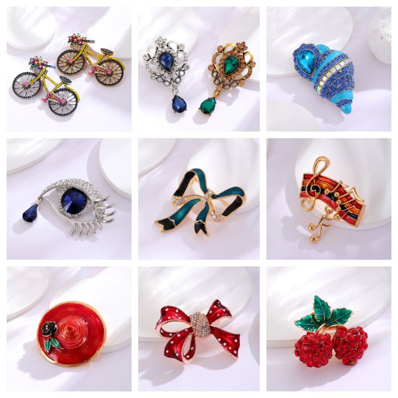 Elegant Classic Style Conch Eye Bicycle Alloy Inlay Rhinestones Women's Brooches