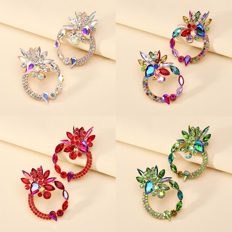 1 Pair Retro Luxurious Ethnic Style Round Flower Layered Hollow Out Inlay Zinc Alloy Glass Ear Studs