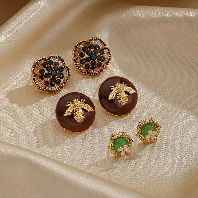 1 Pair Retro Flower Bee Plating Inlay Copper Agate Zircon 18k Gold Plated Ear Studs