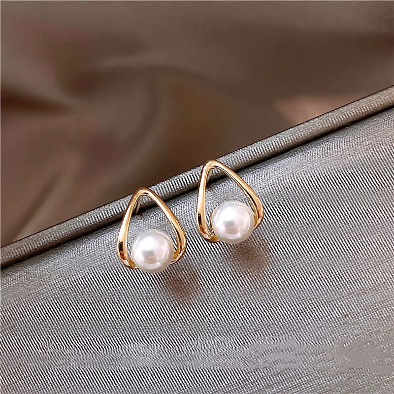 1 Pair Lady Geometric Plating Inlay Alloy Artificial Pearls Ear Studs