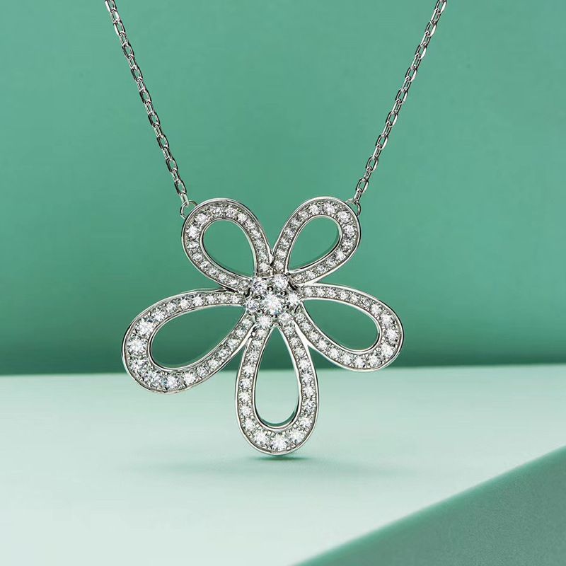 Elegant Flower Stainless Steel Inlay Zircon Necklace