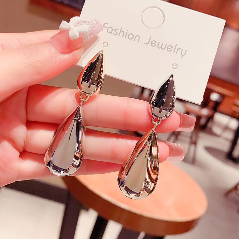 1 Pair Simple Style Solid Color Metal Drop Earrings