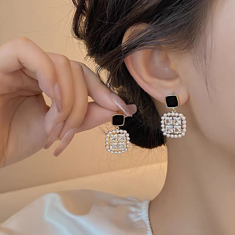 1 Pair Simple Style Geometric Plating Inlay Alloy Zircon Drop Earrings
