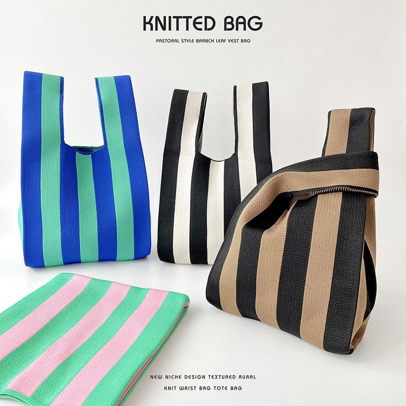 Women's Medium All Seasons Polyester Stripe Classic Style Square Open Handbag