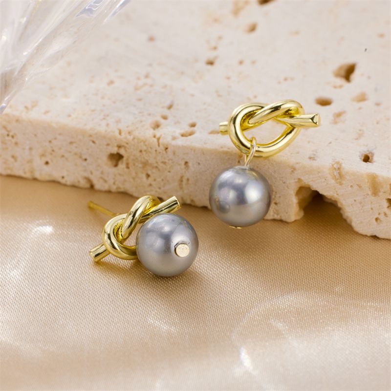 1 Pair Casual Baroque Style Classic Style Irregular Inlay Stainless Steel Artificial Pearls 18k Gold Plated Drop Earrings