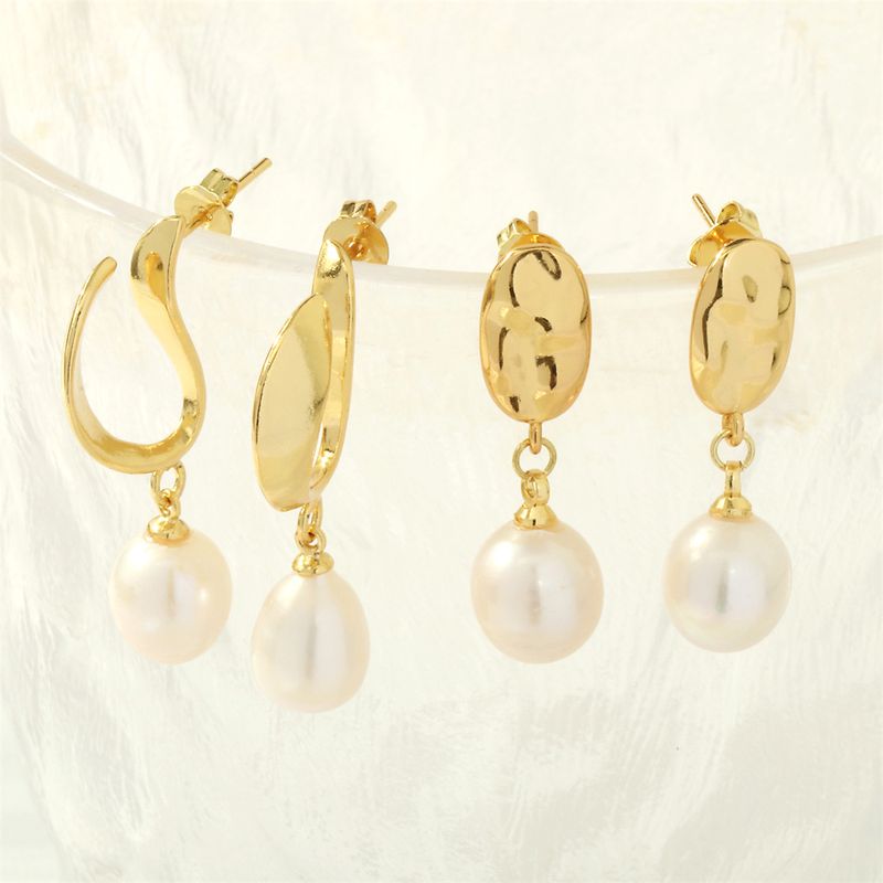 1 Paar Elegant Einfacher Stil Irregulär Überzug Inlay Kupfer Perle 18 Karat Vergoldet Tropfenohrringe
