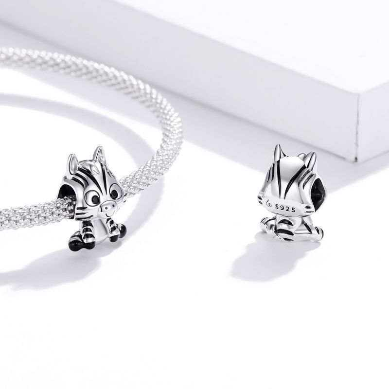 Casual Rabbit Sterling Silver Inlay Zircon Jewelry Accessories