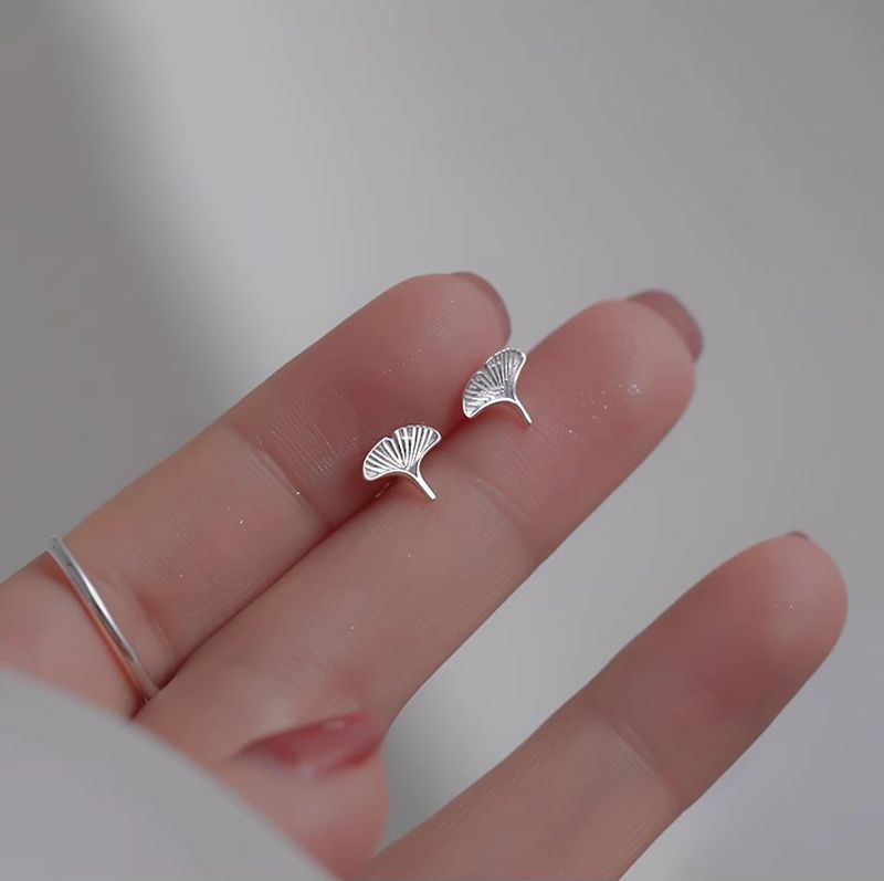 1 Pair Simple Style Commute Ginkgo Leaf Copper Ear Studs