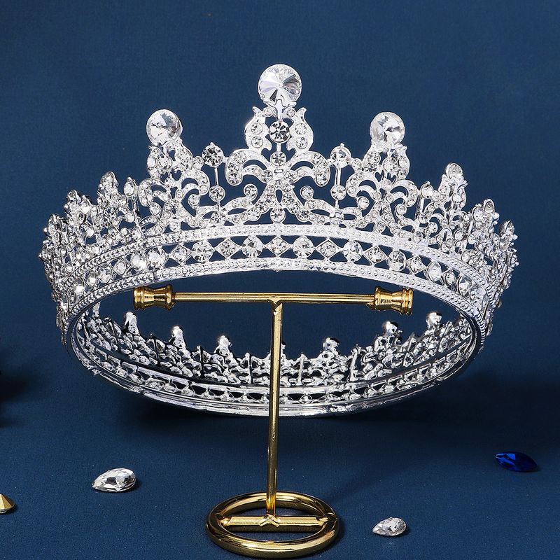 Mujeres Retro Brillante Corona Aleación Enchapado Ahuecar Embutido Diamantes De Imitación Corona