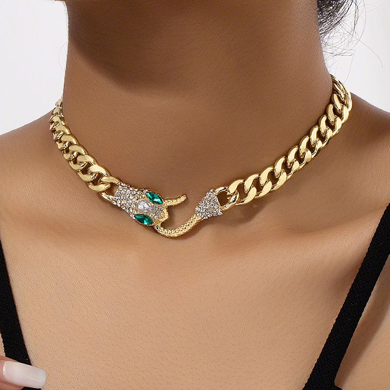 Retro Cool Style Snake Alloy Plating Inlay Artificial Rhinestones 14k Gold Plated Women's Necklace