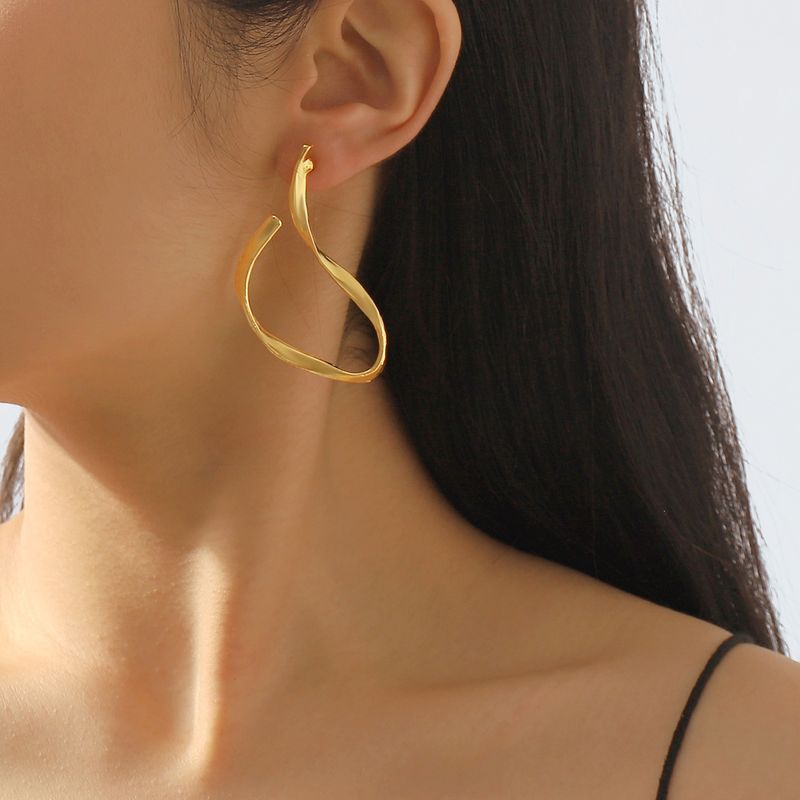 Joyería Al Por Mayor Estilo Moderno Ropa De Calle Irregular Aleación Aretes