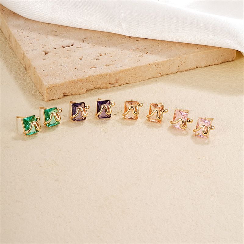 1 Pair Casual Simple Style Snake Copper Zircon K Gold Plated Ear Studs
