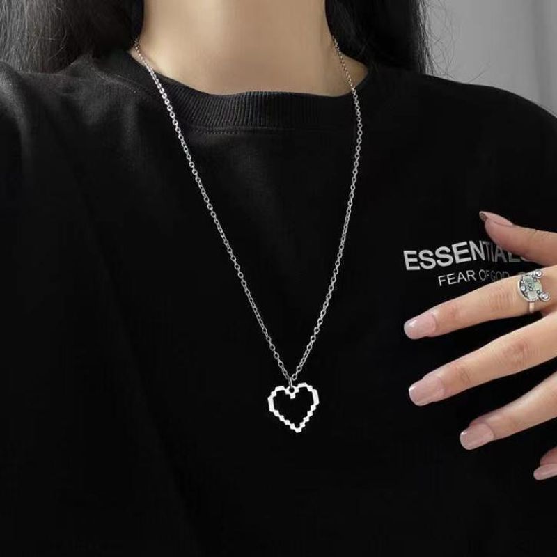 Simple Style Heart Shape Alloy Unisex Pendant Necklace