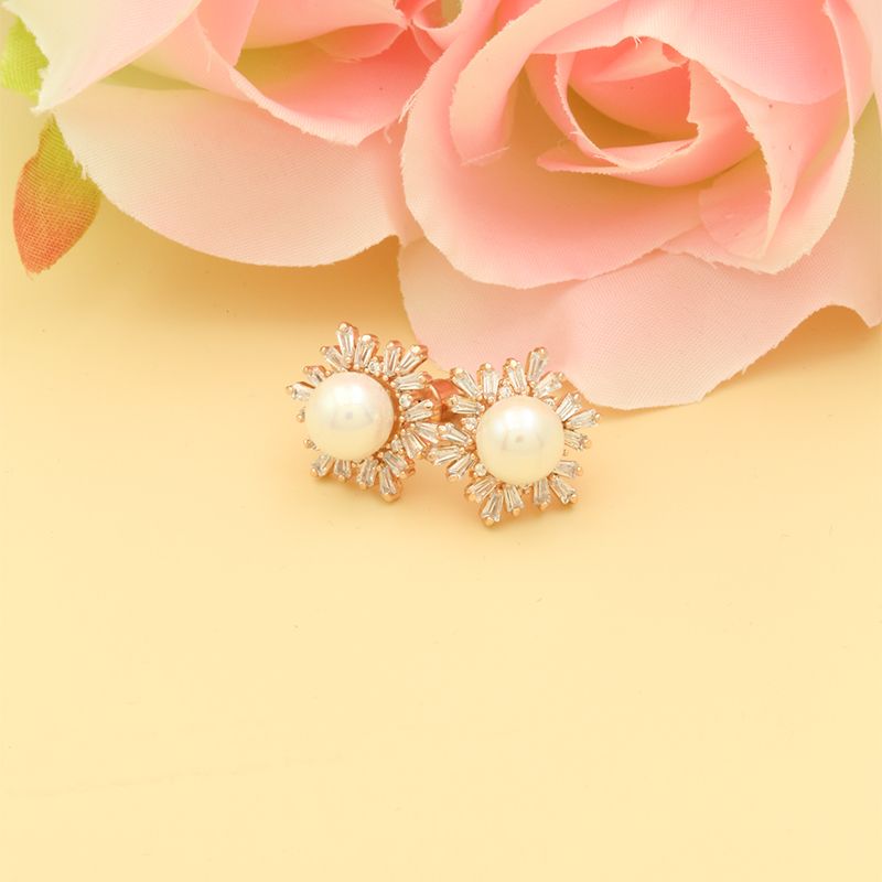 1 Pair Elegant Sweet Snowflake Plating Inlay Copper Artificial Pearls Zircon Rose Gold Plated Ear Studs