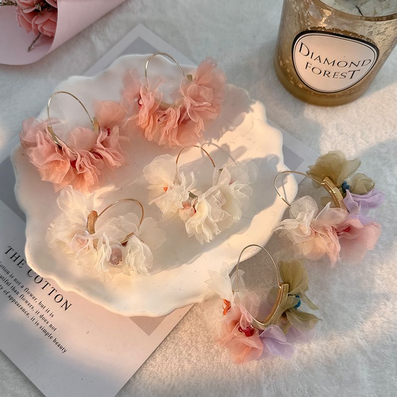 1 Pair Sweet Flower Alloy Cloth Resin Drop Earrings