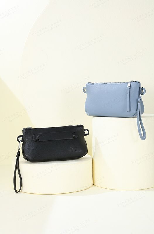 Women's Medium Pu Leather Solid Color Classic Style Square Zipper Shoulder Bag