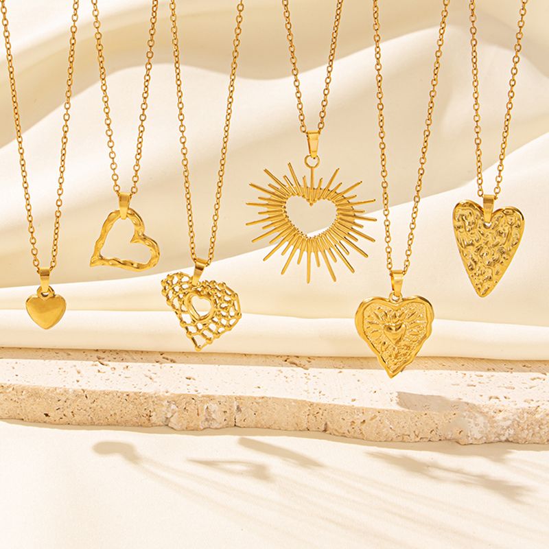Elegant Simple Style Heart Shape Stainless Steel Plating Hollow Out 18k Gold Plated Pendant Necklace