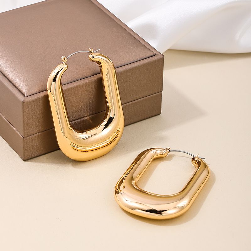 1 Pair Elegant Retro Exaggerated U Shape Solid Color Hollow Out Alloy Earrings