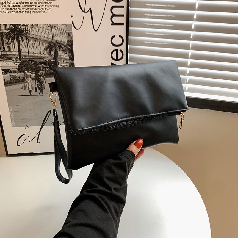 Women's Pu Leather Solid Color Streetwear Square Magnetic Buckle Envelope Bag