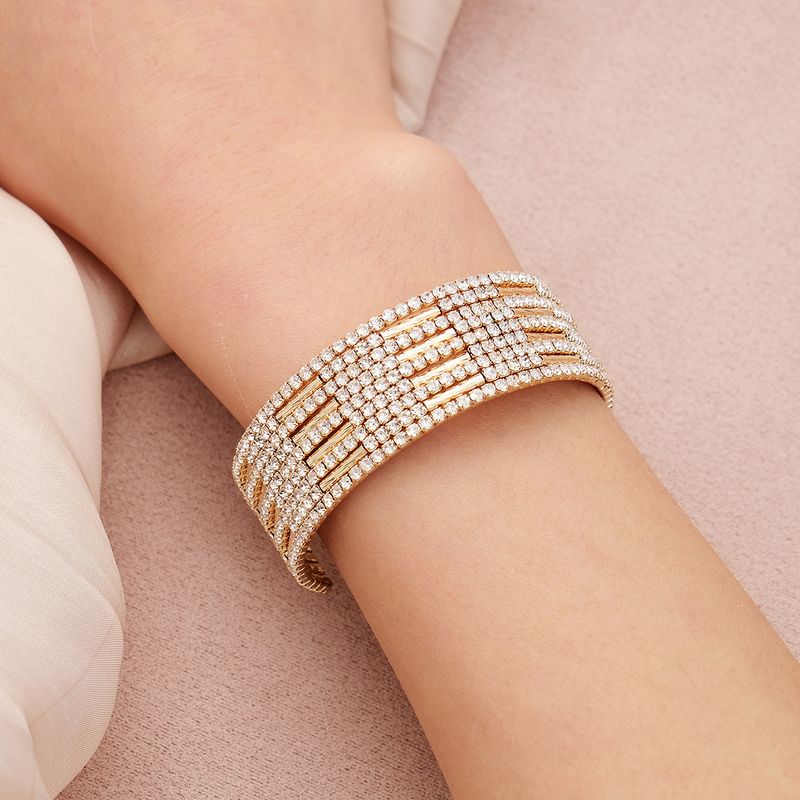 Elegante Brillante Geométrico Perlas Artificiales Diamantes De Imitación Metal Venta Al Por Mayor Brazalete