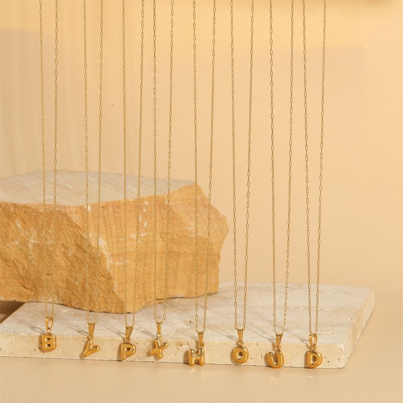 Einfacher Stil Buchstabe Rostfreier Stahl Überzug 14 Karat Vergoldet Halskette Mit Anhänger