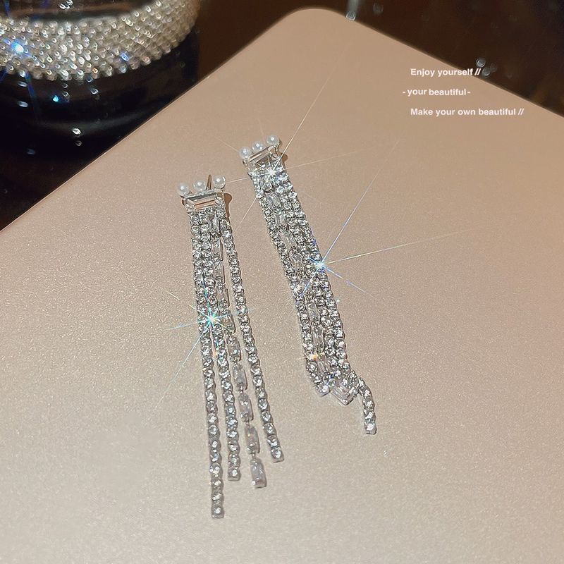 1 Pair Elegant Shiny Tassel Plating Inlay Copper Artificial Pearls Artificial Diamond Drop Earrings
