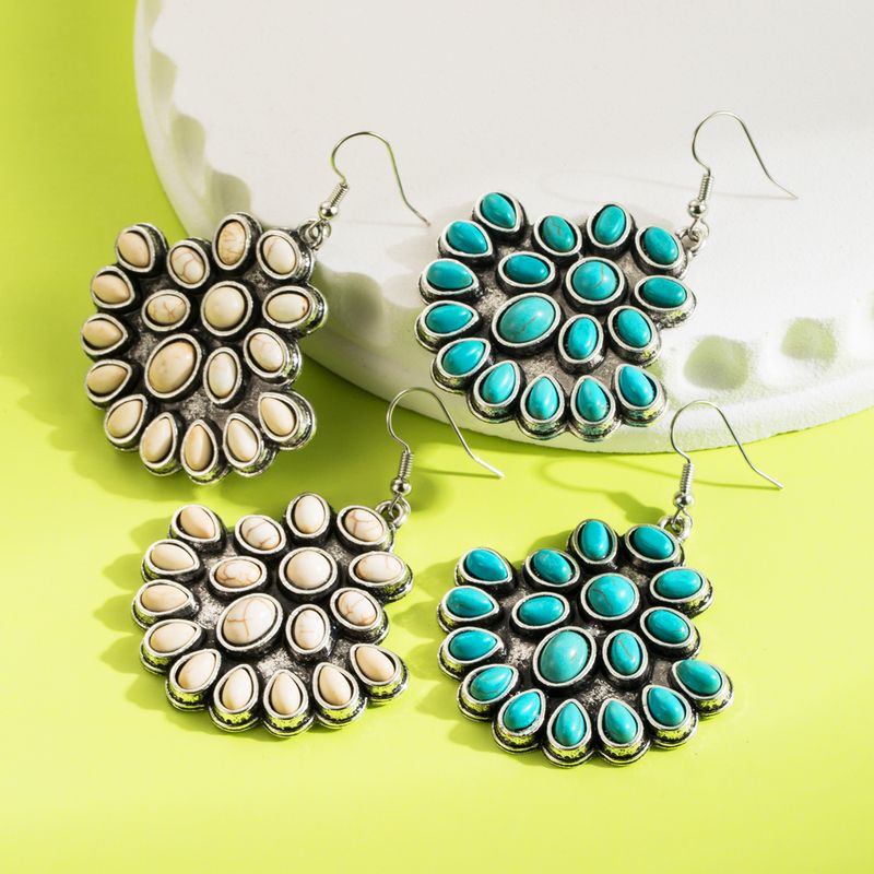 1 Pair Elegant Vintage Style Classic Style Oval Inlay Alloy Turquoise Silver Plated Drop Earrings