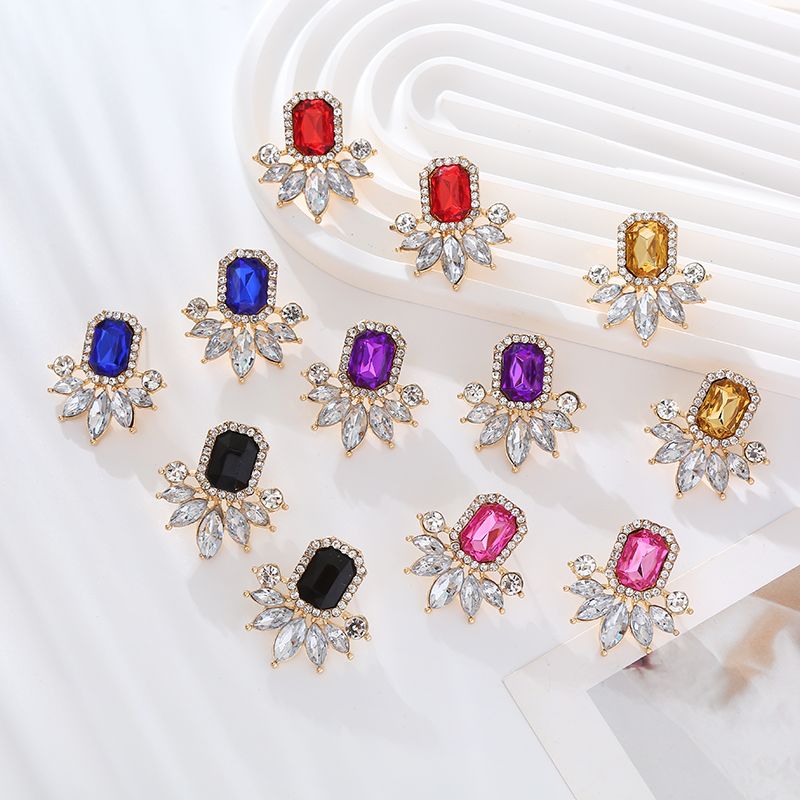 1 Pair Elegant Luxurious Geometric Plating Inlay Alloy Rhinestones Glass Gold Plated Earrings