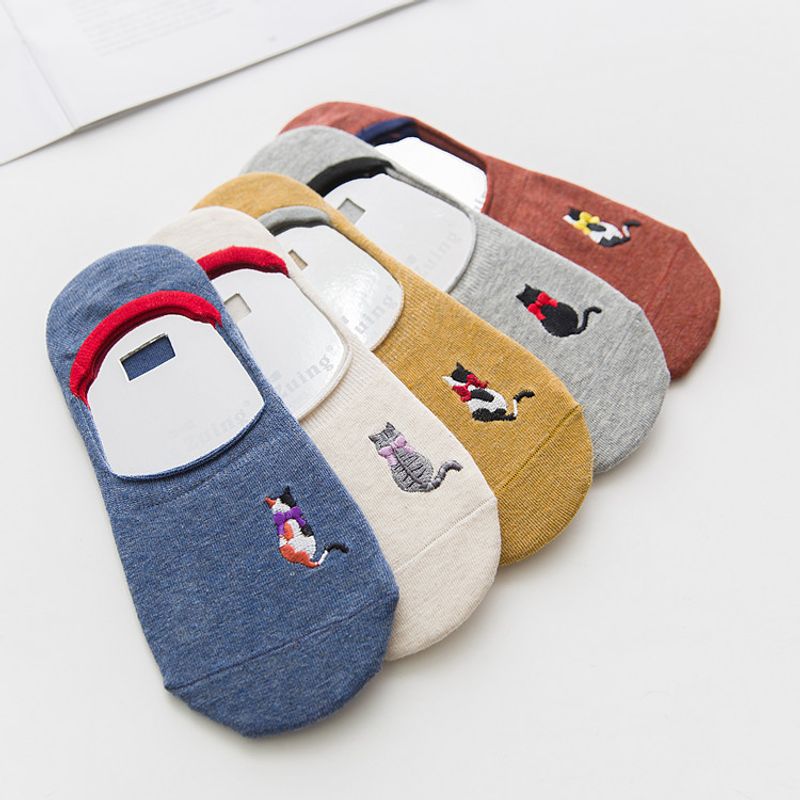 Women's Casual Cartoon Cotton Embroidery Crew Socks A Pair