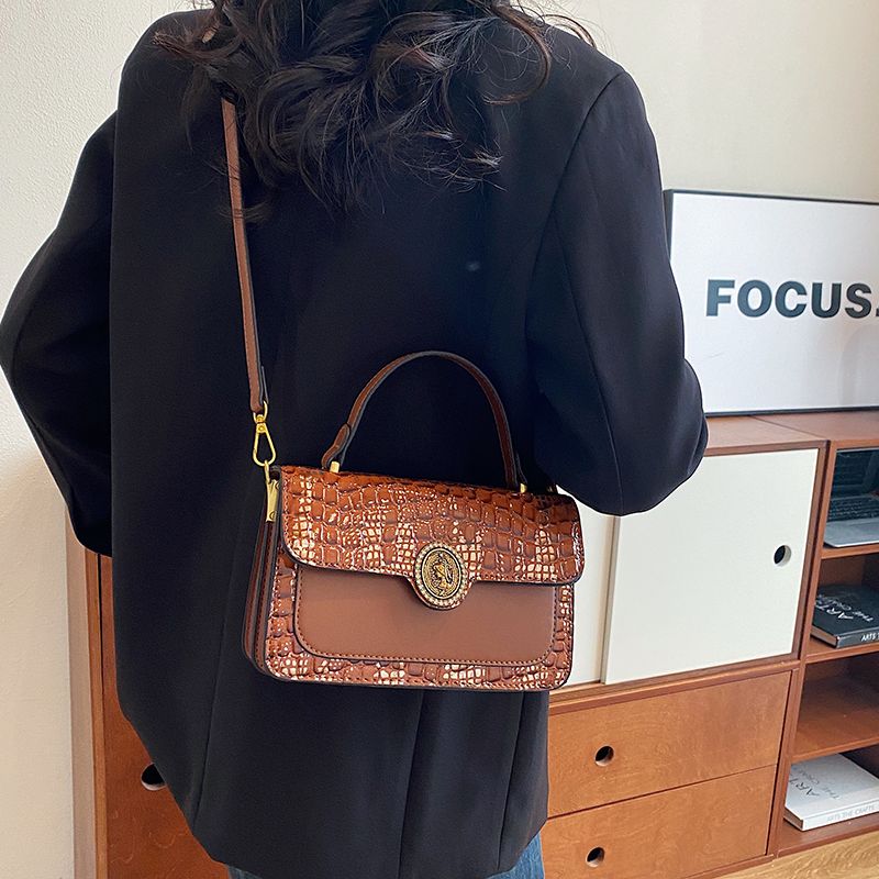 Women's Pu Leather Crocodile Vintage Style Classic Style Sewing Thread Metal Button Square Flip Cover Shoulder Bag