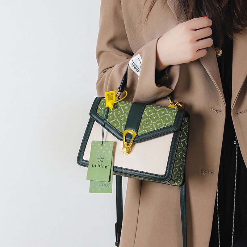 Frau Klein Pvc Farbblock Preppy-stil Klassischer Stil Quadrat Sperren Handtasche