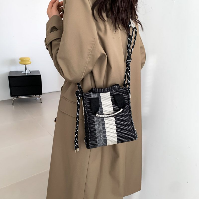 Women's Cloth Color Block Vintage Style Classic Style Sewing Thread Magnetic Buckle Shoulder Bag