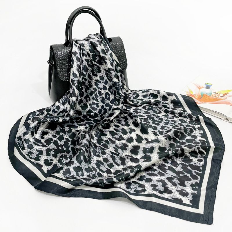 Unisex Elegant Leopard Polyester Silk Scarf