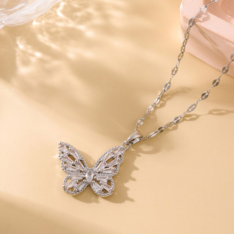 Kupfer Einfacher Stil Schmetterling Halskette Mit Anhänger