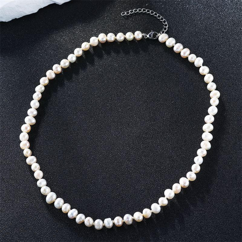 Elegant Simple Style Round Stainless Steel Freshwater Pearl Beaded Handmade Necklace