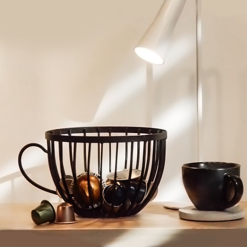 Elegant Retro Solid Color Iron Hollow Out Storage Basket