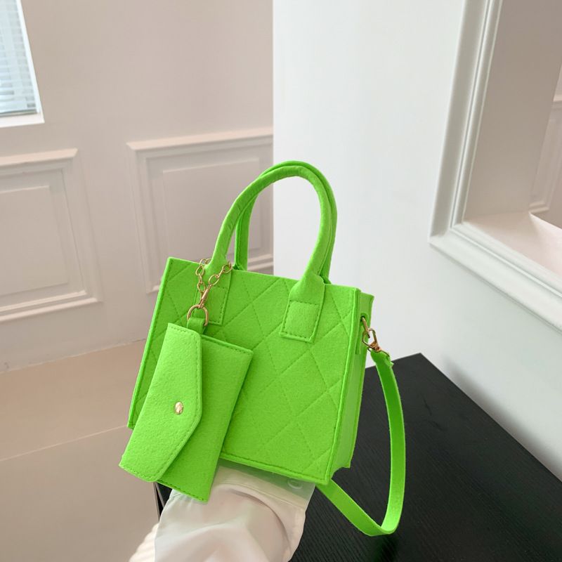 Women's Medium Felt Solid Color Streetwear Square Zipper Handbag